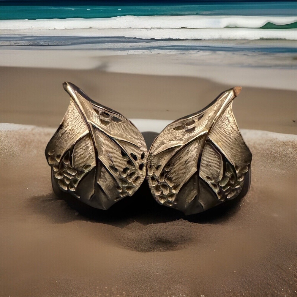 Vintage Crown Trifari 1950s Silver Tone Leaf Clip On Earrings
